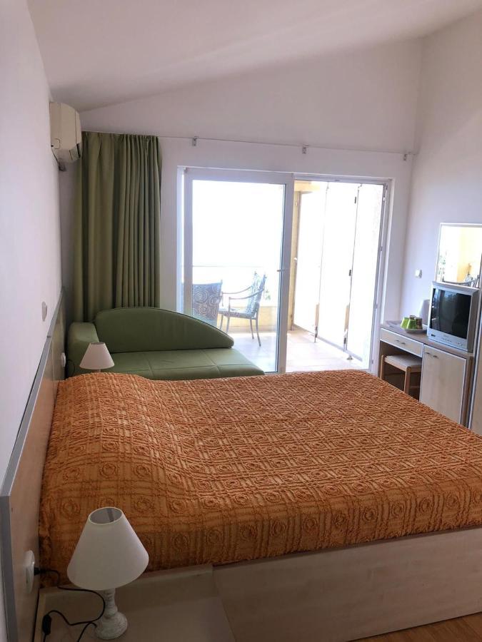 Bmv Room 2 With East Island View Sveti Stefan Esterno foto